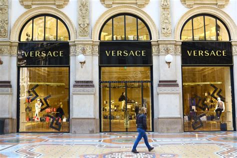 versace sede centrale|versace online shop milano.